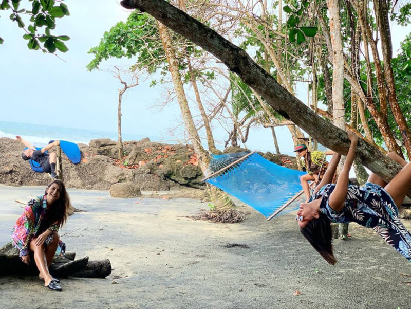 Cantora Anitta se diverte com amigos na Costa Rica / Foto: Reprodução Instagram