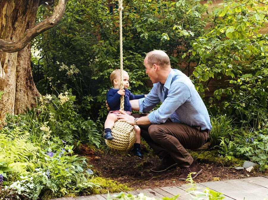 O Príncipe William e o filho caçula, Louis / Foto: Reprodução Instagram 