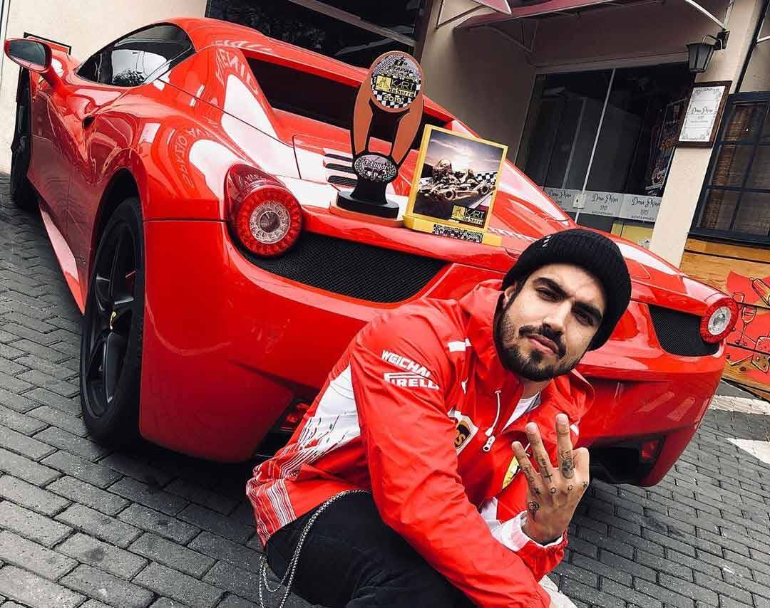 Caio Castro acelera Ferrari em avenida movimentada para fugir de fã; veja o vídeo