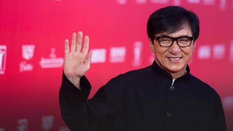 Jackie Chan vai dar R$ 619 mil para quem criar vacina contra o covid-19