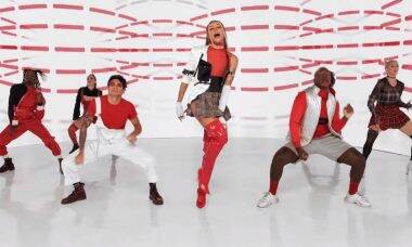 Em novo clipe, Pabllo Vittar e Jerry Smith dançam dentro de lata de Coca-Cola