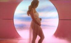 Katy Perry revela gravidez em clipe de "Never Worn White"