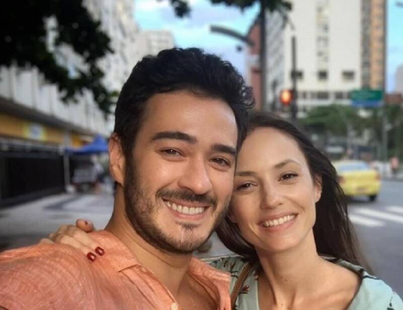 Rosanne Mulholland e Marcos Veras revelam nome do primeiro filho