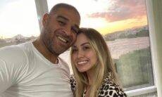 Após chamar ex-noiva de "falsa", Adriano quer reatar relacão