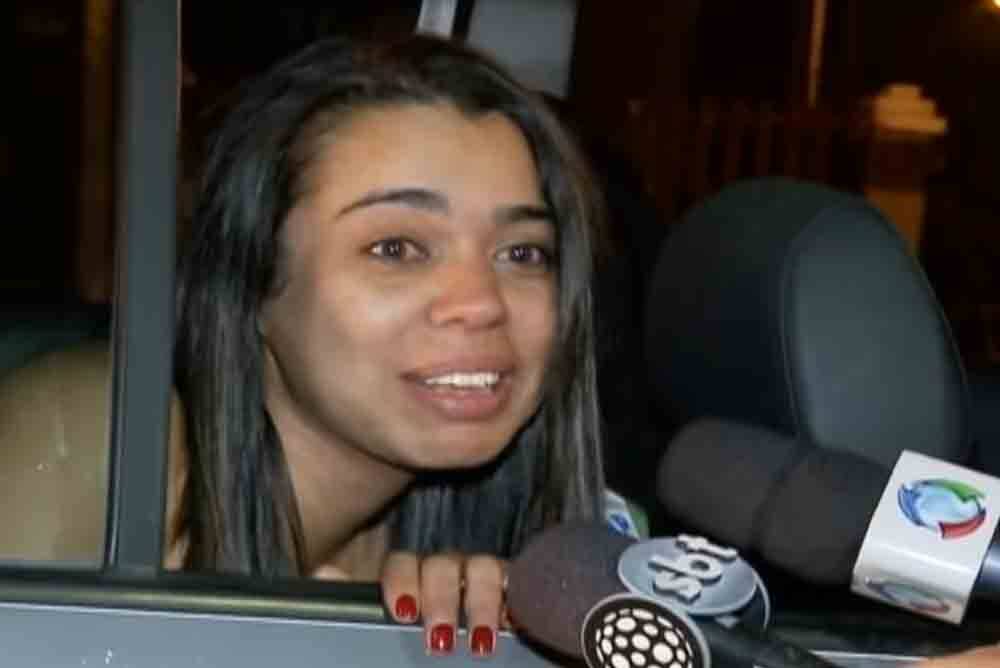 Famosa pelo meme "bêbada de Curitiba", Stephany Rosa morre aos 30 anos