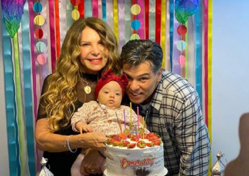 Elba Ramalho e Mauricio Mattar celebram "mesversário" da neta