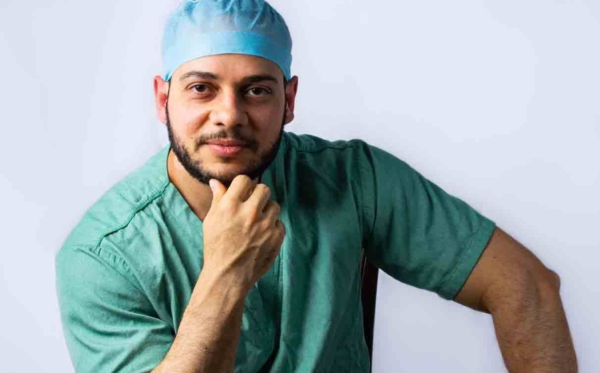 Médico especialista em anestesia, Thiago Chaves Amorim é referência nas redes sociais. Foto: Divulgação