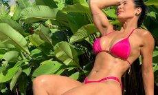 Com maiô cavado, Scheila Carvalho ostenta corpo musculoso aos 47 anos. Foto: instagram