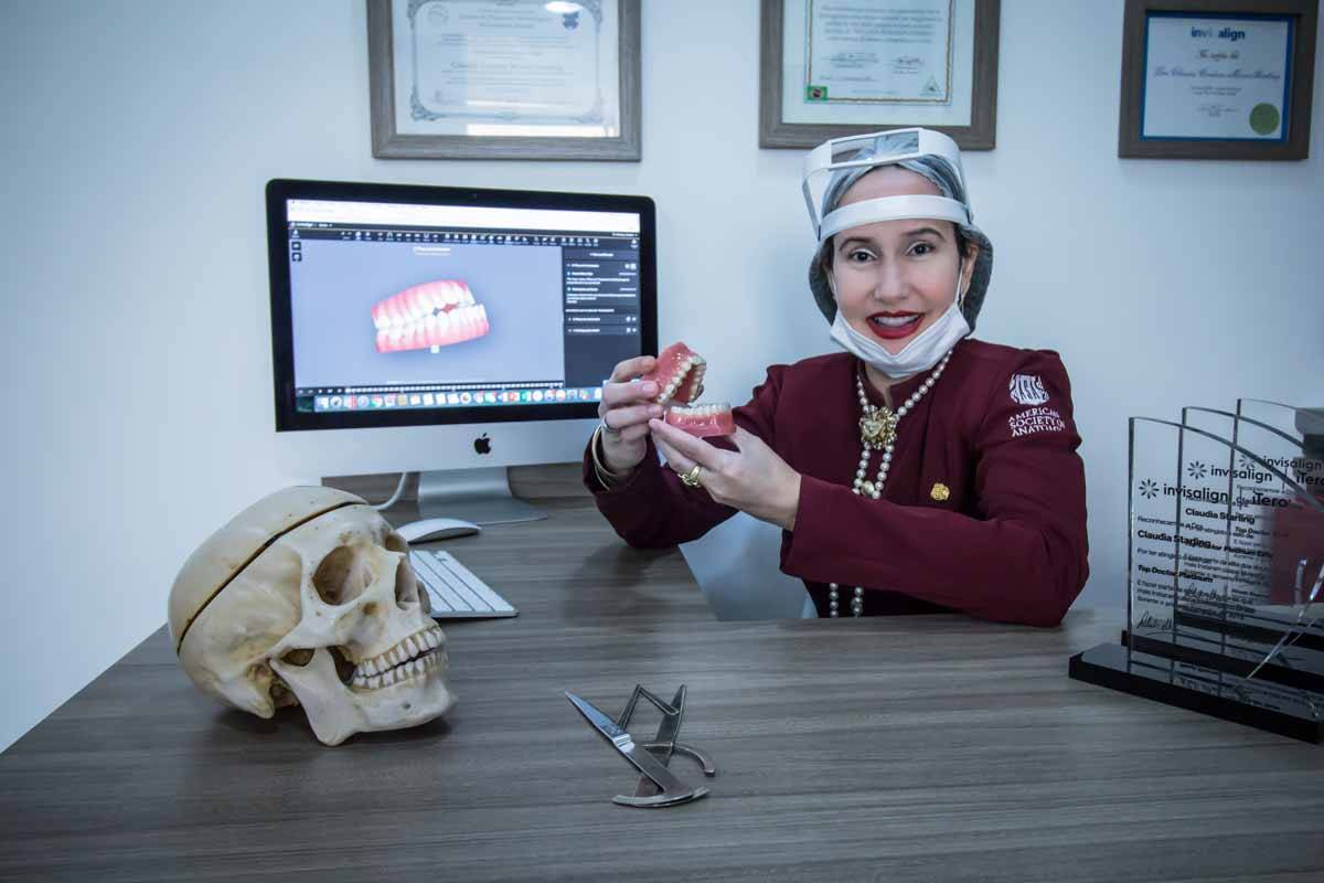 Sucesso nas redes sociais: conheça a famosa Cirurgiã Dentista Cláudia Starling . Foto: Divulgação
