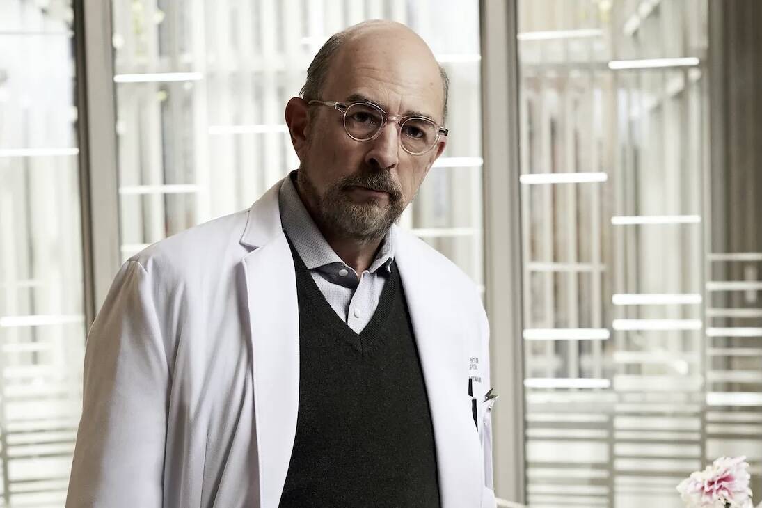 Ator da série 'The Good Doctor' é hospitalizado após teste positivo para Covid-19