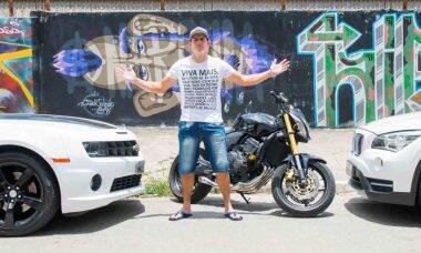 Conheça Rodrigo Feitosa: famoso youtuber e influenciador que faz sucesso nas redes sociais falando de motos. Foto: Divulgação