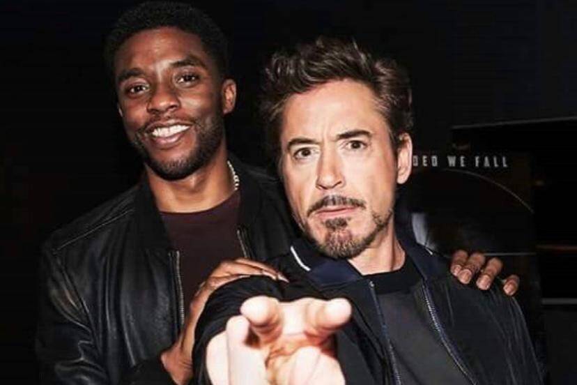 Chadwick Boseman é homenageado por Robert Downey Jr. e Don Cheadle no MTV Awards
