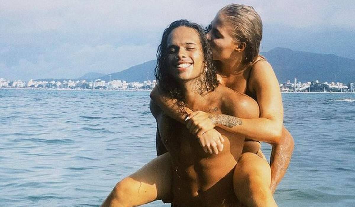 Vitão e Luísa Sonza surgem coladinhos em fotos na praia: "Tarzan e Jane no reino da selva"