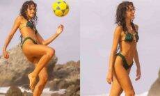 Bruna Marquezine surge jogando bola em praia de Noronha: 'sou a mais nova promessa'
