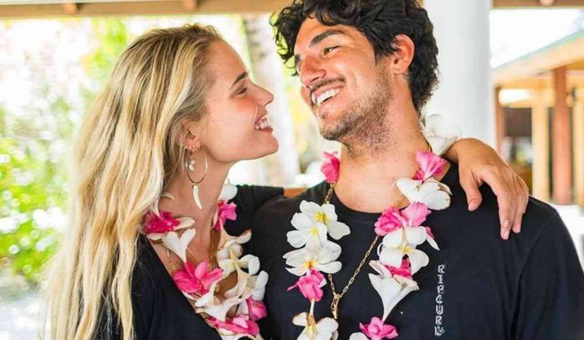 Relação entre Yasmin Brunet e Gabriel Medina com os pais do surfista está em crise após casamento