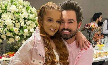 Fernando Zor pede Maiara em casamento antes de salto de paraquedas em Dubai