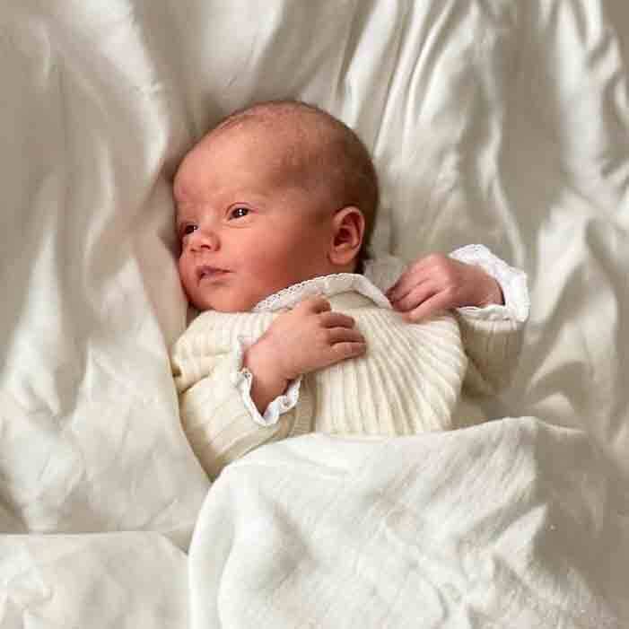 O bebê é o terceiro filho do casal e neto da Rainha Silvia Sommerlath. Foto: reprodução Instagram