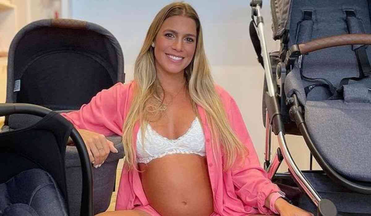 Bia Feres exibe gravidez pós treino e brinca: "mami fitness"