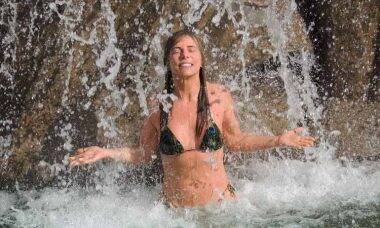 De biquini na cachoeira Bruna Lombardi faz reflexão sobre a vida. Foto: Reprodução Instagram
