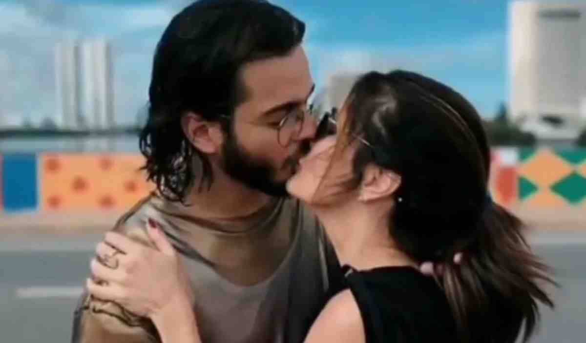 Túlio Gadêlha posta vídeo beijando Fátima Bernardes: 'lado bom da vida'