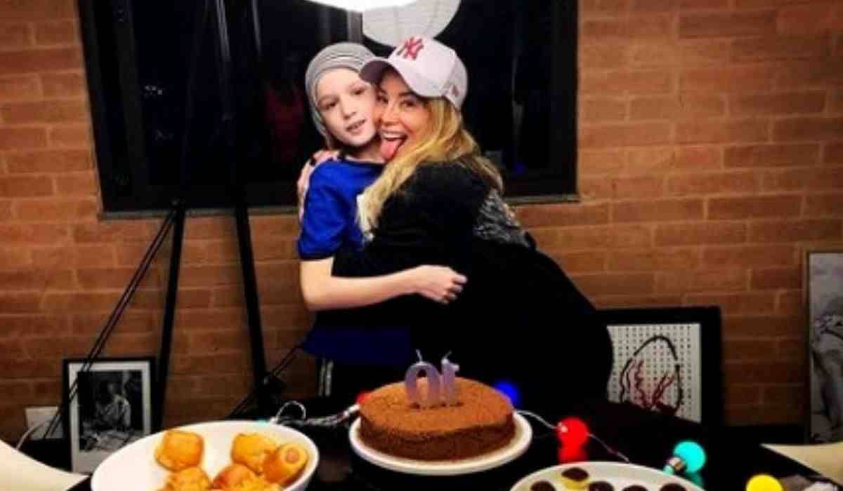 Danielle Winits celebra o aniversário do filho: 'amor incondicional'