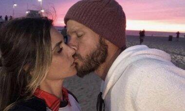 Fernanda Lima celebra Dia do Beijo com Rodrigo Hilbert: "Meu amor"