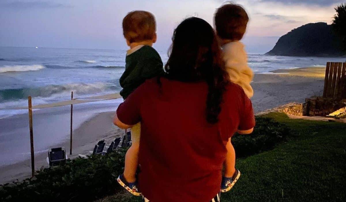 Irmã de Paulo Gustavo posa com filhos do ator: 'são minha força'