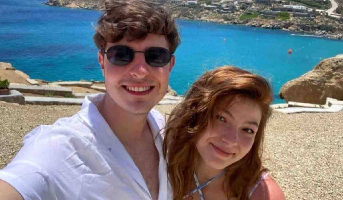 Filho de Gugu curte viagem romântica com a namorada pela Grécia