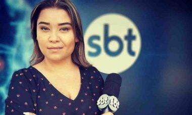 Repórter do SBT chora ao vivo após tomar vacina: 'dose de esperança'