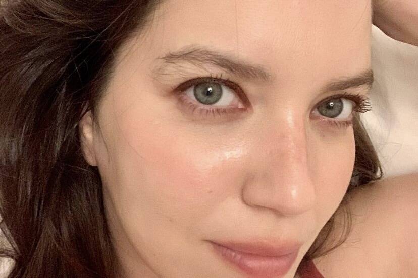 Nathalia Dill mostra sobrancelhas naturais: "Nunca mais faço"