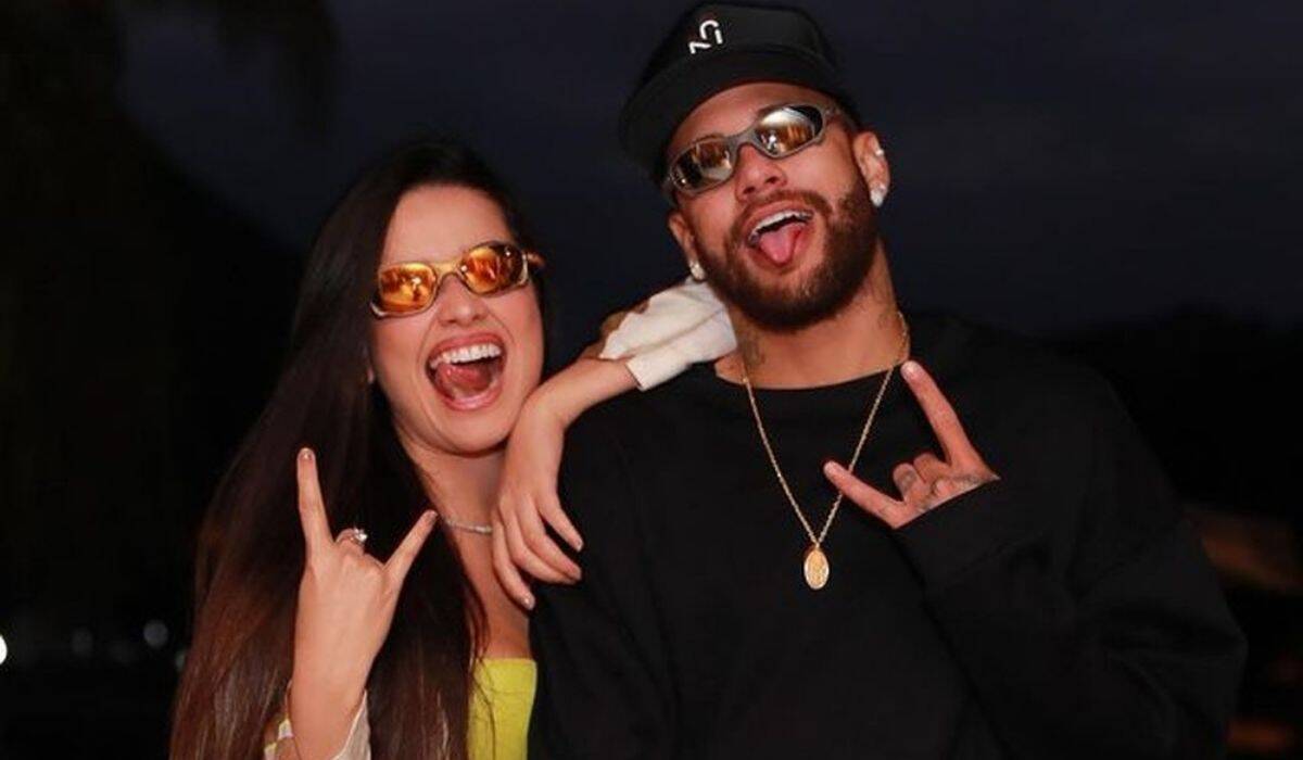 Neymar presenteia Juliette com óculos em encontro: 'você é demais'