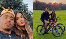 Gabriel Jesus e namorada curtem pôr do sol com passeio de bicicleta