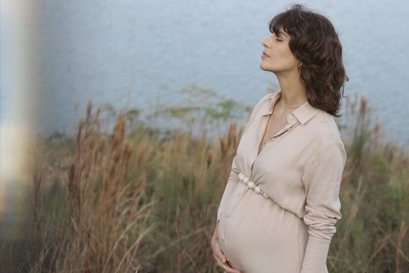 Monica Benini revela diferenças entre a gravidez atual e a anterior: "Me sentindo mais cansada"