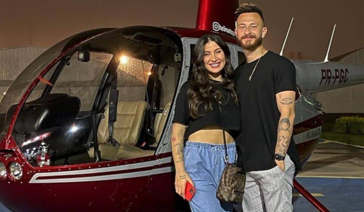 Bianca e Fred celebram 1 ano de namoro com passeio de helicóptero e jantar