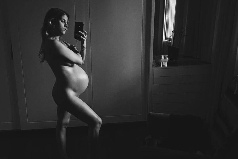 Shantal Verdelho posta foto nua e mostra barrigão na reta final da gravidez
